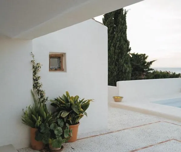 Aire House Villa *